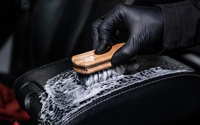 Czyszczenie tapicerki skórzanej w ESSA Detailing