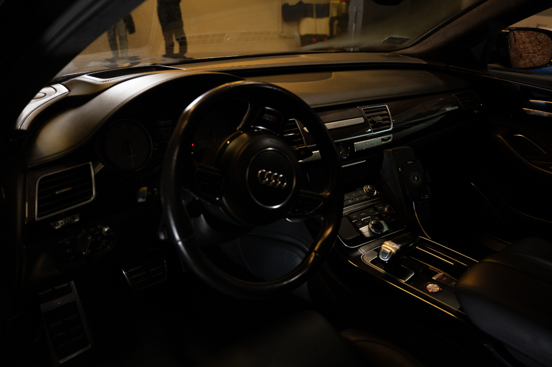 Detailing wnętrza w Audi S8 V8