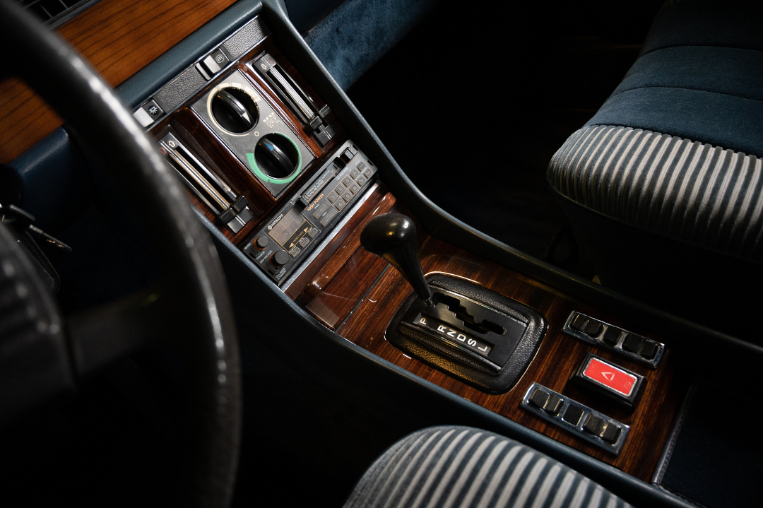 Detailing wnętrza w Mercedes 450 SEL